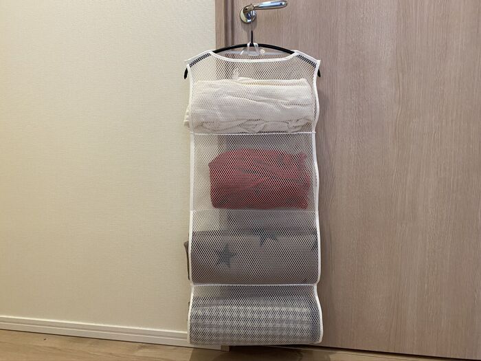 100円アイテムで解決 かさばるニット 冬アイテムを乱れずコンパクトに収納 暮らしニスタ 100円アイテムで解決 かさばるニット 冬アイテムを乱れずコンパクトに収納 暮らしニスタ