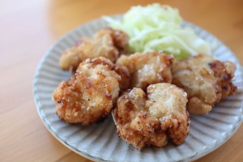 これだけで絶品 鶏の唐揚げ をカリカリ ジューシーに作る5つのワザ 暮らしニスタ これだけで絶品 鶏の唐揚げ をカリカリ ジューシーに作る5つのワザ 暮らしニスタ