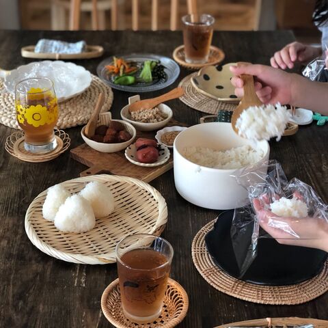 子供とできる 好きな具材でおにぎりパーティーしよう 暮らしニスタ 子供とできる 好きな具材でおにぎりパーティーしよう 暮らしニスタ