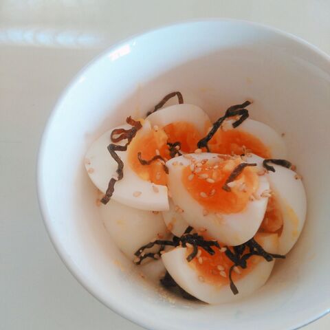 簡単おつまみ 茹で卵の塩昆布和え 暮らしニスタ