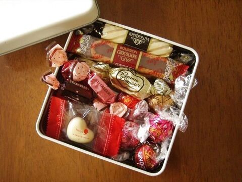 今年のバレンタインは 市販のお菓子でオリジナルチョコレート缶 暮らしニスタ 今年のバレンタインは 市販のお菓子でオリジナルチョコレート缶 暮らしニスタ
