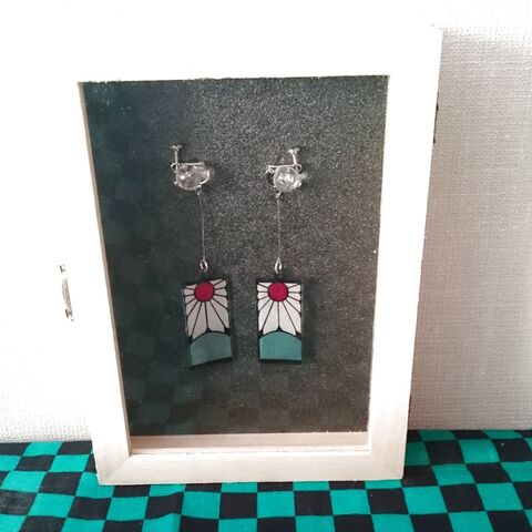 鬼滅の刃 炭治郎くんのピアスケース 暮らしニスタ 鬼滅の刃 炭治郎くんのピアスケース 暮らしニスタ