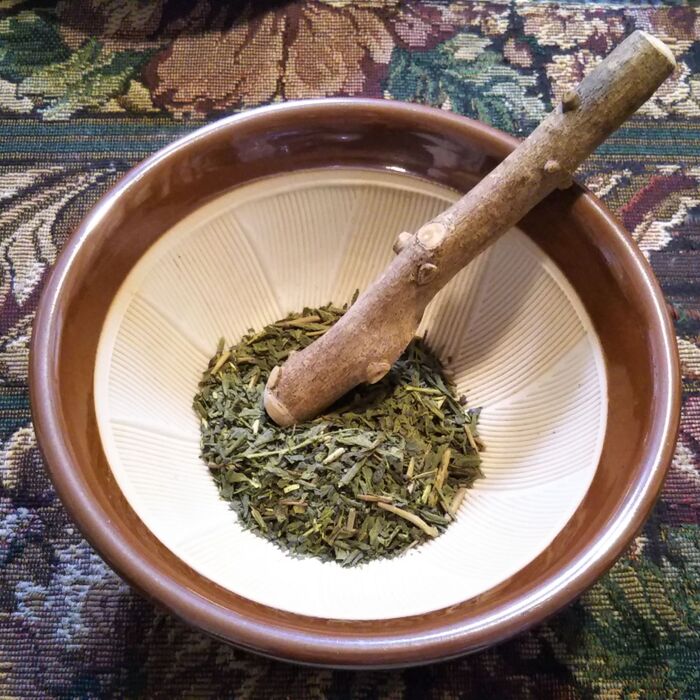 ■粉茶の作り方■有機煎茶をすり鉢でするだけです。
