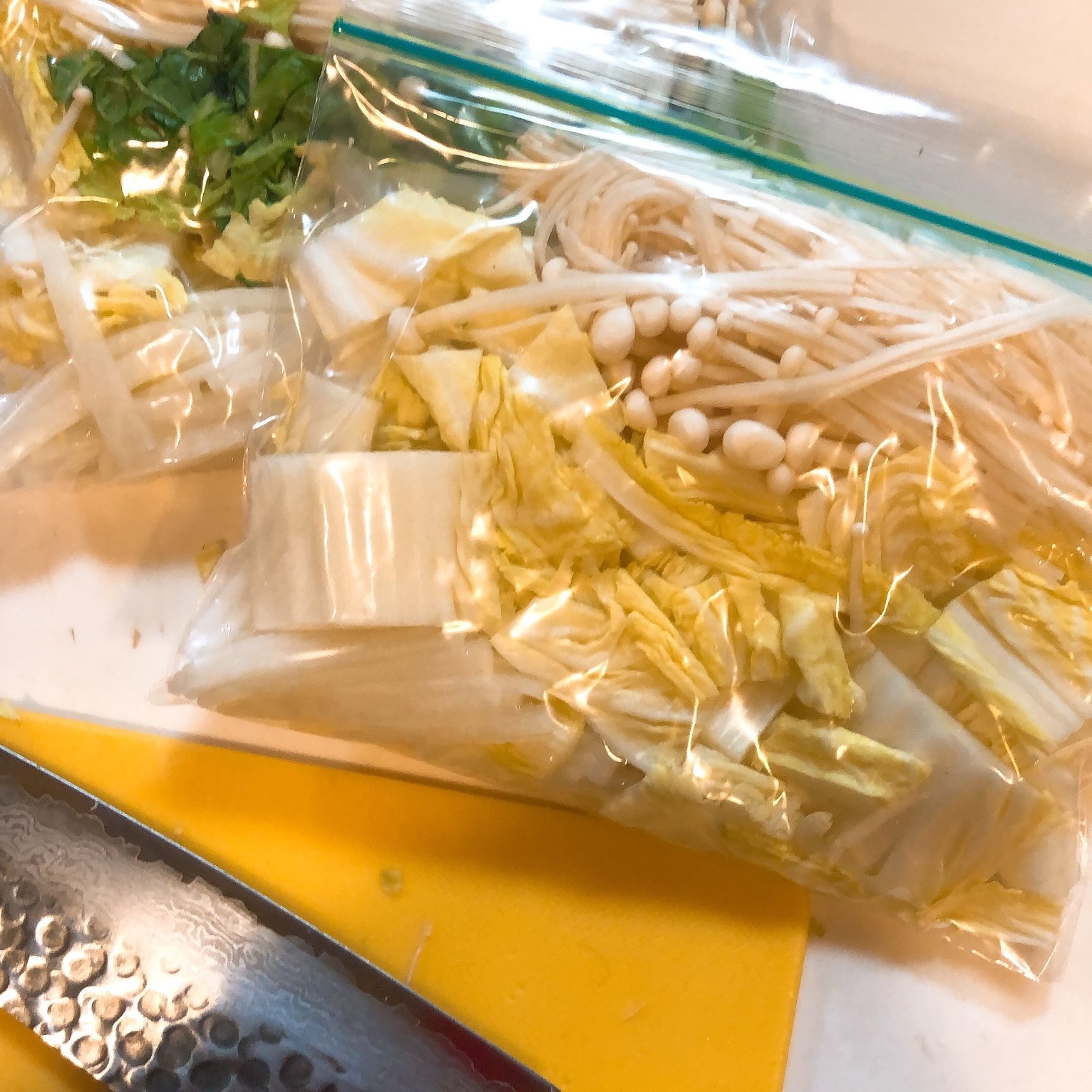 お味噌汁の具に最適 野菜を切る ついで 冷凍で食品ロスを減らしちゃおう 暮らしニスタ