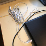 長〜くて邪魔なコードをお金をかけずに収納