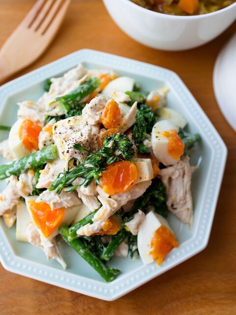 チキンとブロッコリーのデリ風サラダ 卵たっぷり やわらか茹で鶏の作り方も 暮らしニスタ