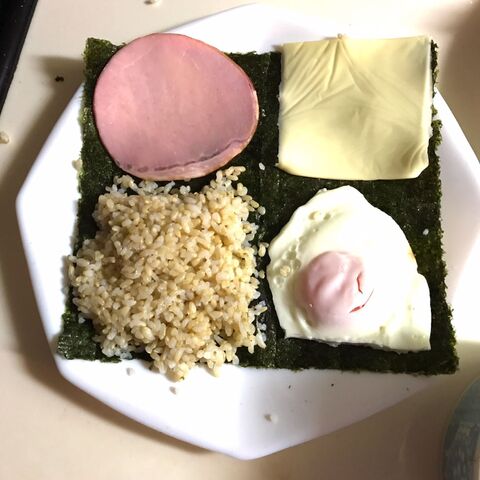 お腹が空いたらいつでも食べれる玄米サンドおにぎり 暮らしニスタ お腹が空いたらいつでも食べれる玄米サンドおにぎり 暮らしニスタ