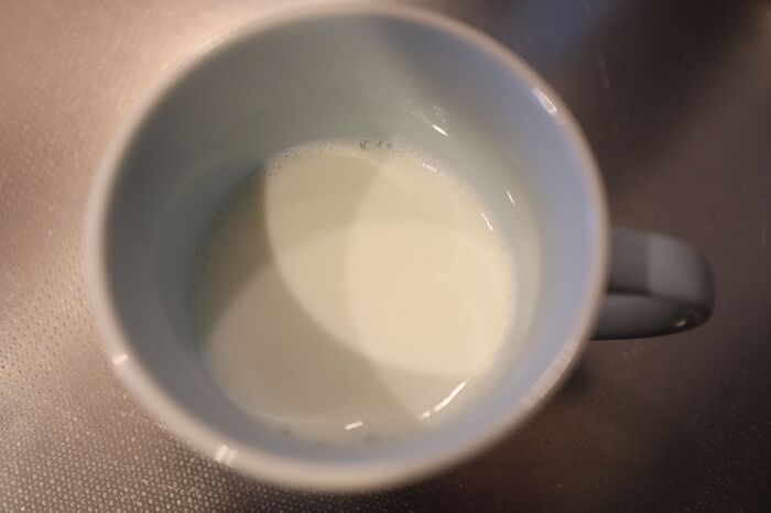 電子レンジで牛乳を温めても膜ができない 拍子抜けするほど簡単なコツとは 暮らしニスタ 電子レンジで牛乳を温めても膜ができない 拍子抜けするほど簡単なコツとは 暮らしニスタ