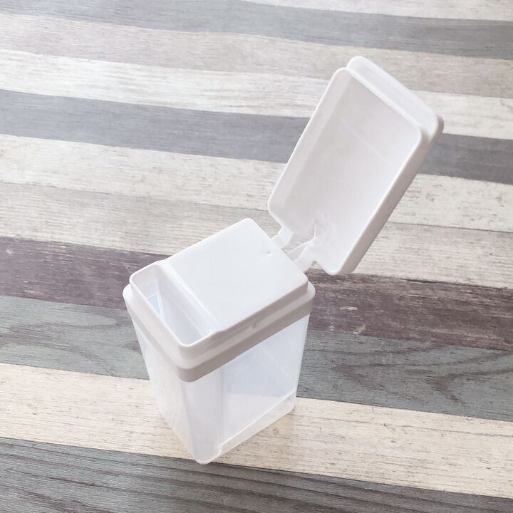 【ダイソー】一見普通の調味料入れには秘密が…その便利すぎる実力とは?