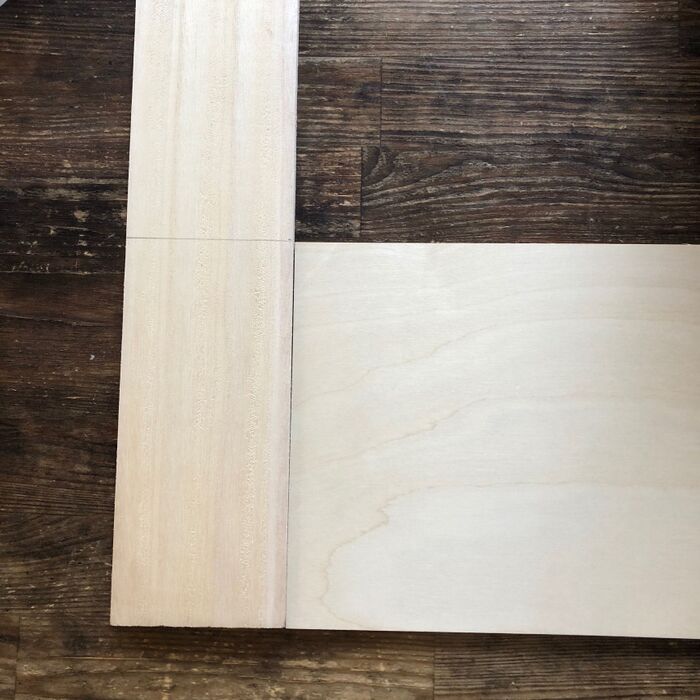 MDF材の幅に合わせて木板をカットします。