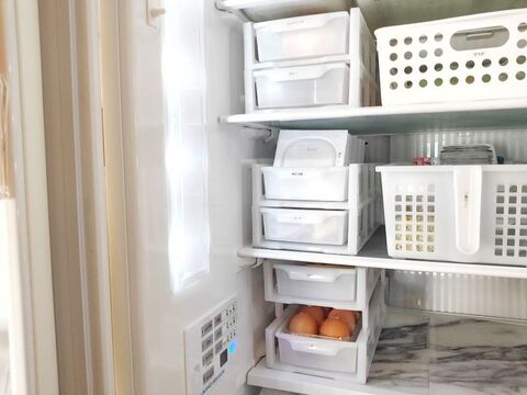 ダイソーすきまトレーで冷蔵庫の小物をスッキリと収納 暮らしニスタ ダイソーすきまトレーで冷蔵庫の小物をスッキリと収納 暮らしニスタ