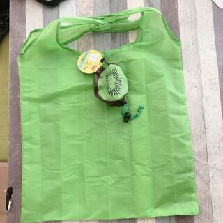 カバンにぶら下げたくなる可愛さ 収納付きエコバッグ 暮らしニスタ カバンにぶら下げたくなる可愛さ 収納付きエコバッグ 暮らしニスタ