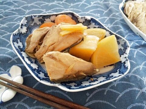 ブリのあら 大根 人参の煮物 暮らしニスタ ブリのあら 大根 人参の煮物 暮らしニスタ