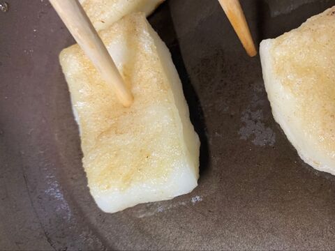 お餅の消費に フライパンで簡単 バター醤油餅 暮らしニスタ お餅の消費に フライパンで簡単 バター醤油餅 暮らしニスタ