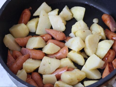 サクサクおいしいスピードおかず じゃがいもとソーセージのパン粉焼き 暮らしニスタ サクサクおいしいスピードおかず じゃがいもとソーセージのパン粉焼き 暮らしニスタ