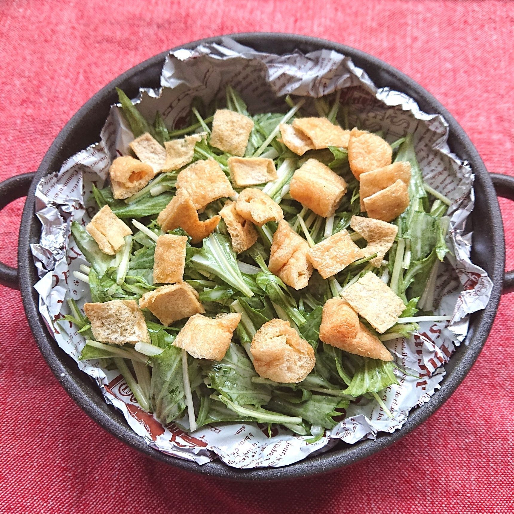 ３分で簡単♪水菜のマヨめんつゆ和えにサクサク油揚げのせ