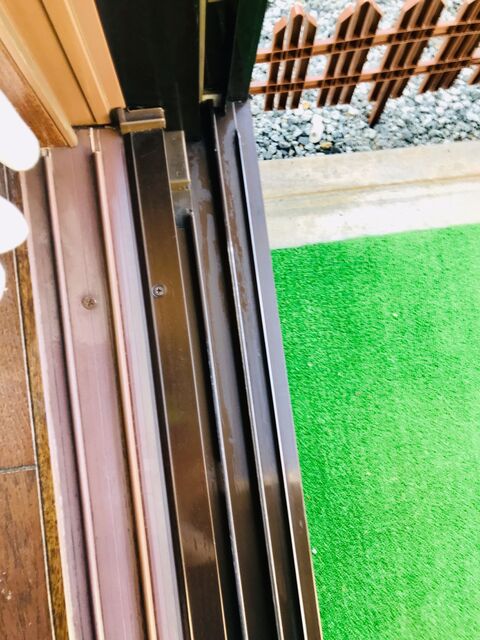 サッシの溝掃除にはこれ 丈夫で格安 綺麗になりますよ 暮らしニスタ サッシの溝掃除にはこれ 丈夫で格安 綺麗になりますよ 暮らしニスタ