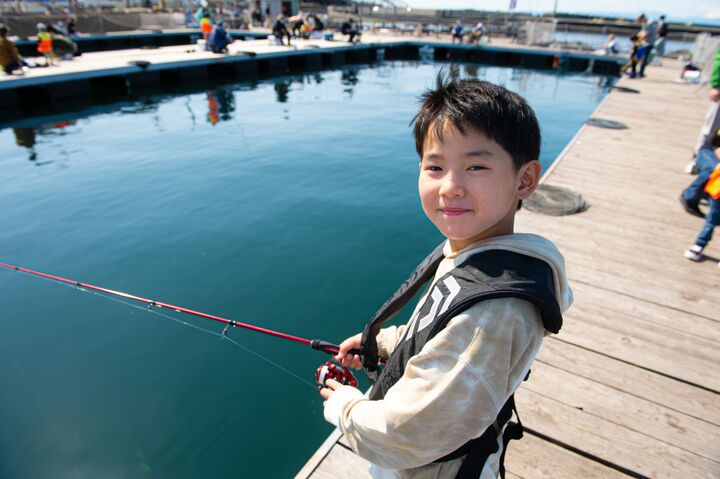 子どもの表情を変える自然体験「釣り」。実は、お手軽にはじめられるって知ってた？