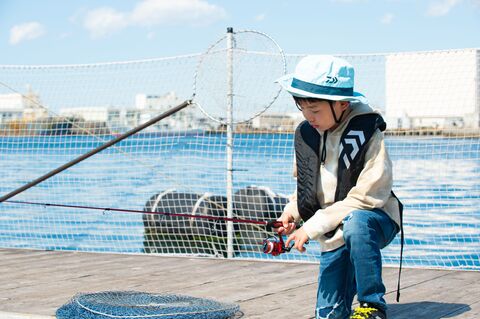 釣りデビューなら 海 川や湖などの淡水 プロがおすすめする釣り場 必要最低限の釣具はコレ 暮らしニスタ 釣りデビューなら 海 川や湖などの淡水 プロがおすすめする釣り場 必要最低限の釣具はコレ 暮らしニスタ
