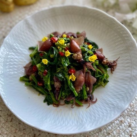 菜の花とホタルイカのペペロンチーノ炒め 暮らしニスタ 菜の花とホタルイカのペペロンチーノ炒め 暮らしニスタ