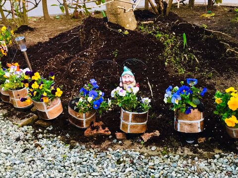 煉瓦風のビニールシートを花壇の植木鉢兼縁石に使用 暮らしニスタ 煉瓦風のビニールシートを花壇の植木鉢兼縁石に使用 暮らしニスタ