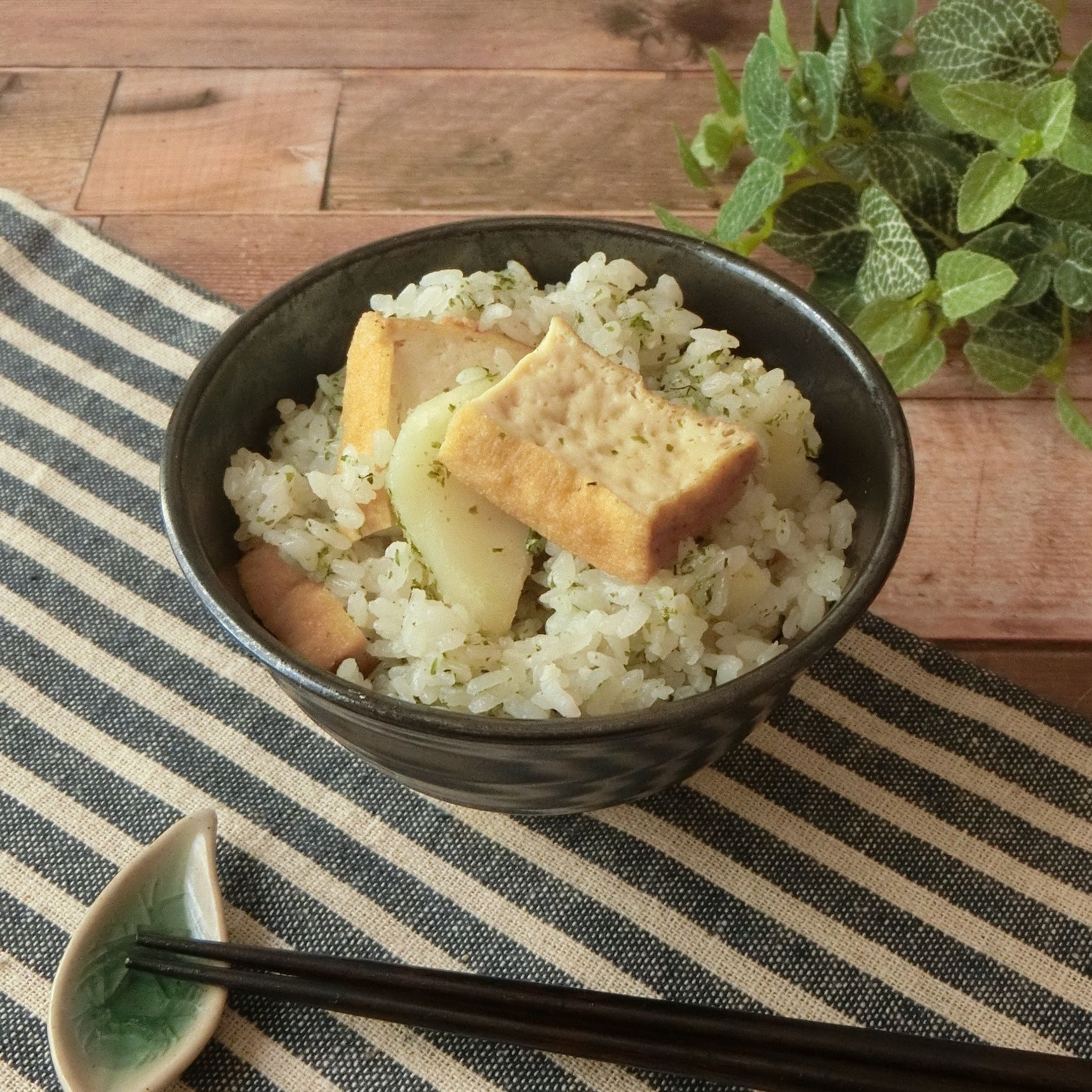 じゃが芋と厚揚げの炊き込みご飯