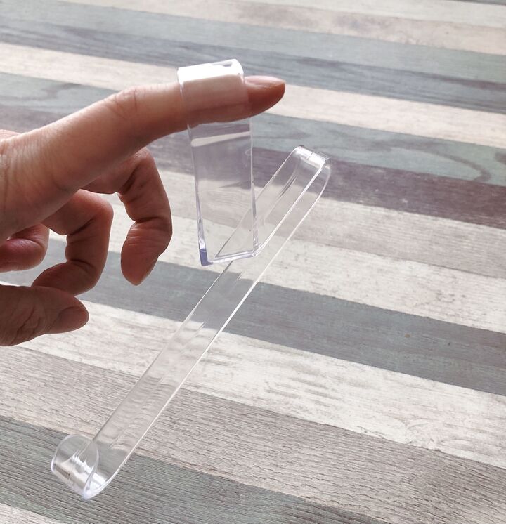 【ダイソー】角度が「おや?」な透明フック。便利すぎて拍手喝采モノでした!