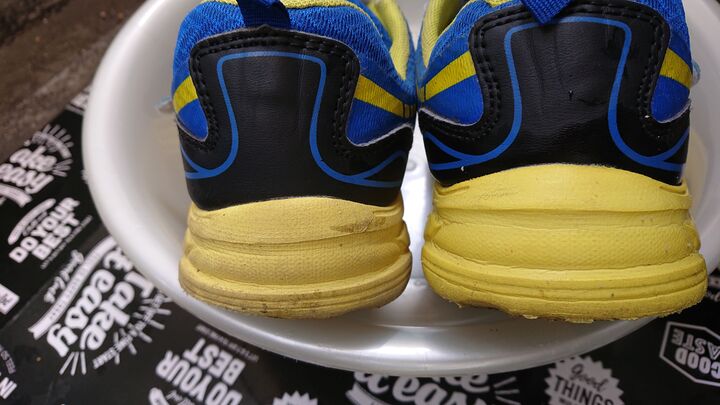 スニーカーのソール部分の汚れは〇〇でキレイに!噂の方法は本当?