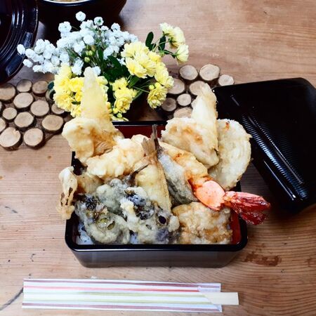 サクサク天ぷら10種　天重(春)　食材そのものの味と食感を楽しむ！