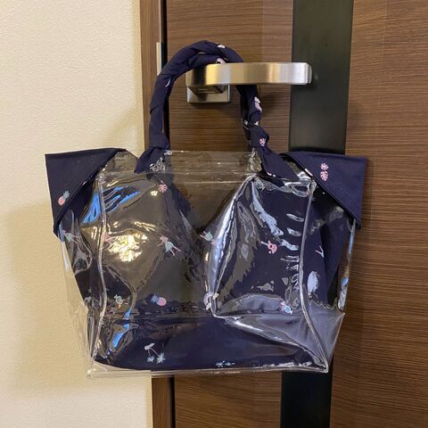 ダイソーのビニールバッグを手拭いでアレンジ 暮らしニスタ ダイソーのビニールバッグを手拭いでアレンジ 暮らしニスタ