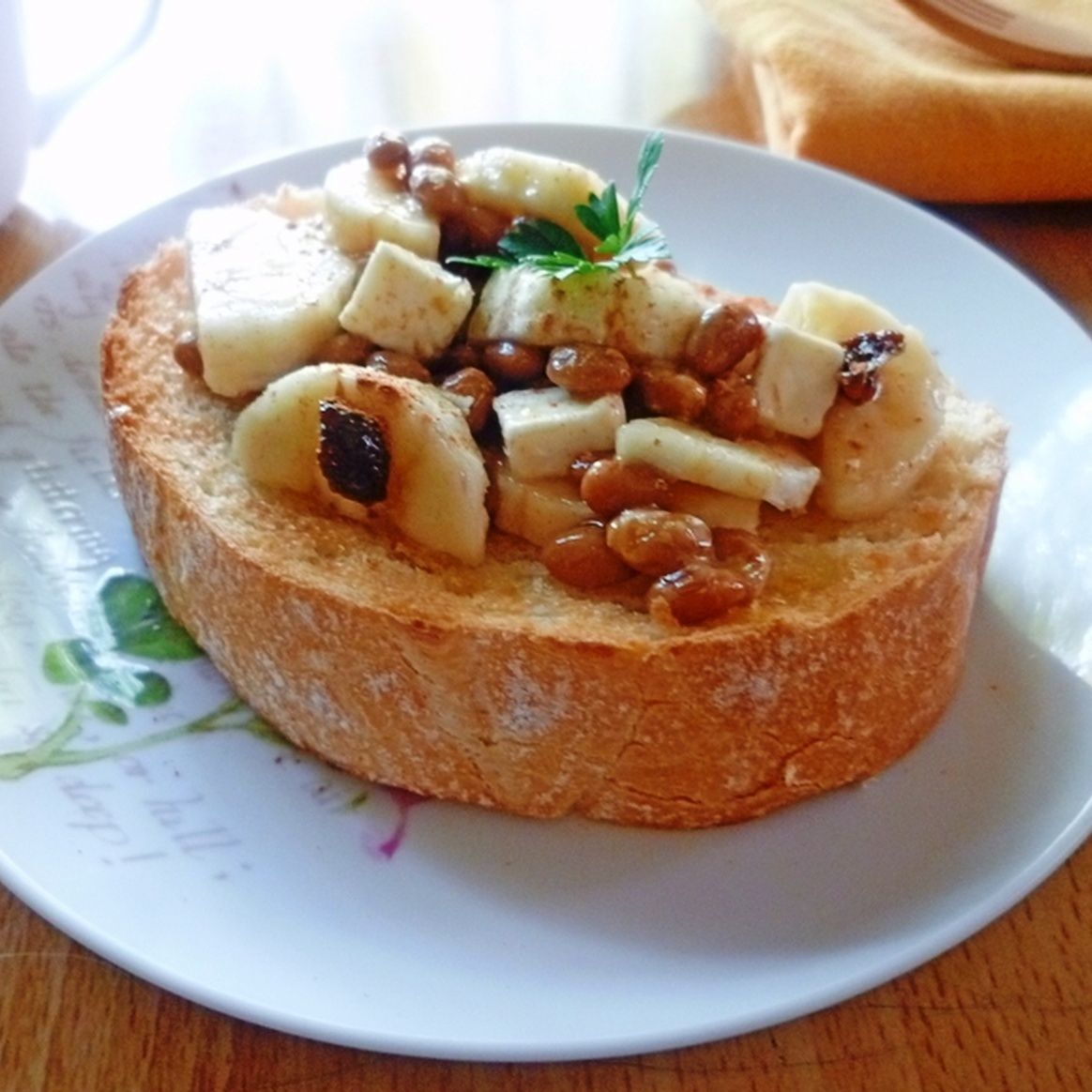 納豆をスイーツ感覚で 納豆とバナナのブルスケッタ 暮らしニスタ