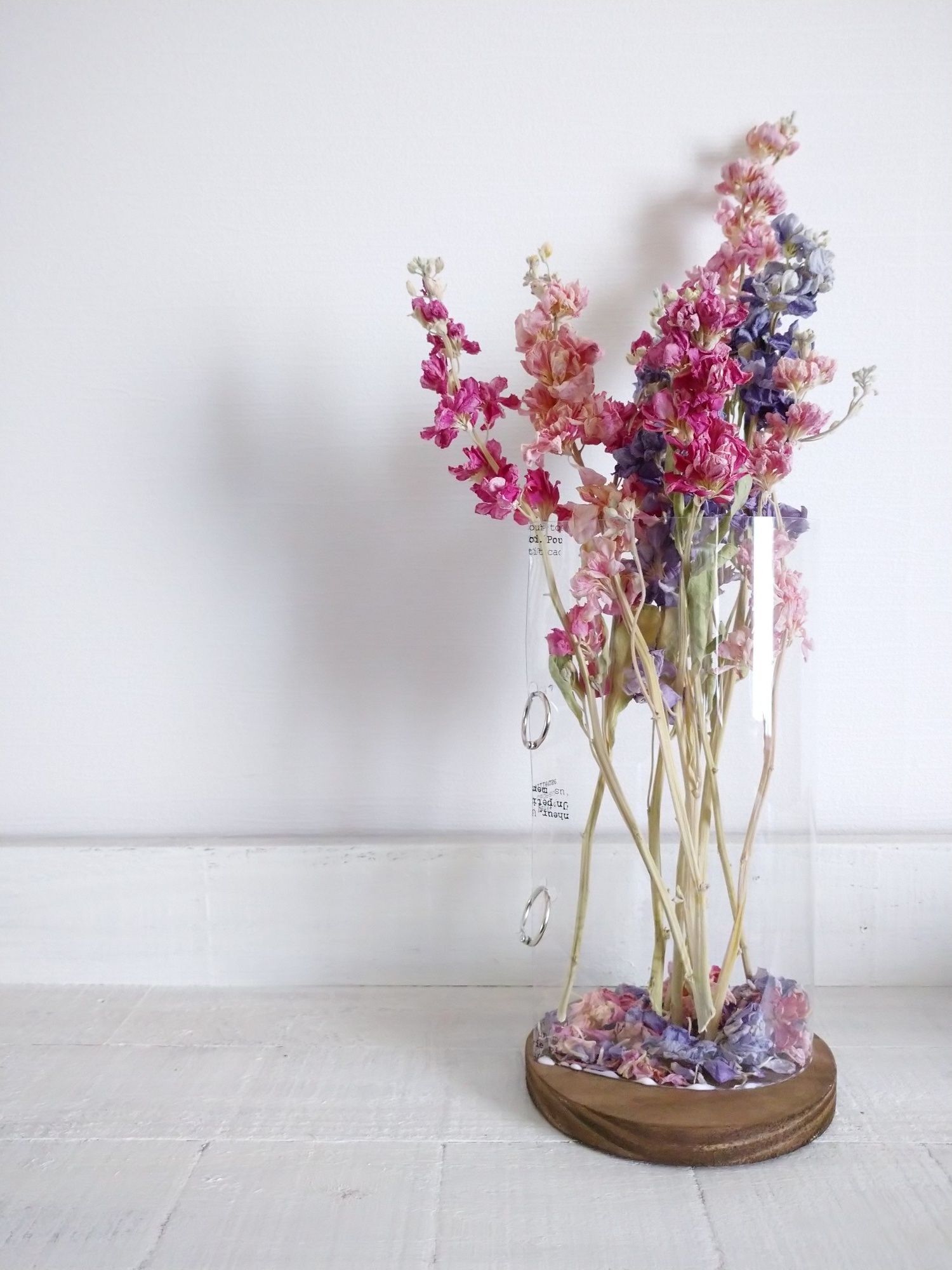 ドライフラワーインテリア １００均ａ4フレームの アレ でフラワーベースが簡単に 暮らしニスタ