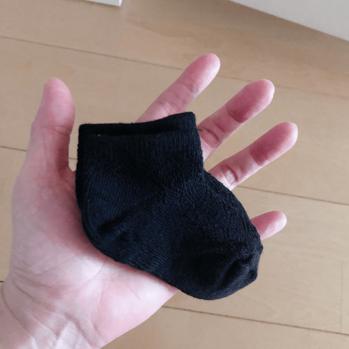 【ダイソー】「子ども用」じゃないって本当?極小サイズの100均靴下が仰天アイテムだった!