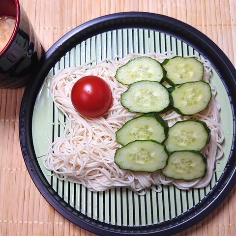簡単なのにリアル感あるこどもの日 きゅうりとトマトのとろろそうめん 暮らしニスタ 簡単なのにリアル感あるこどもの日 きゅうりとトマトのとろろそうめん 暮らしニスタ