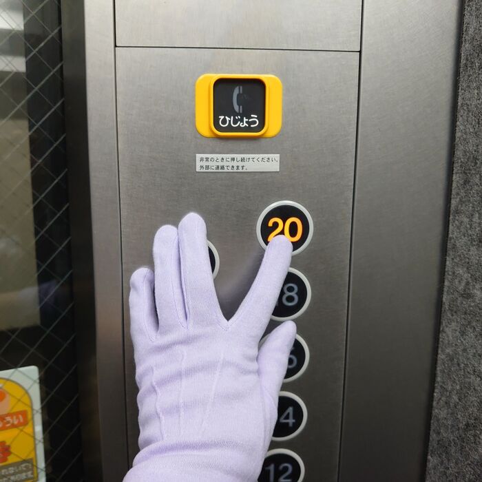 エレベーターのボタンも