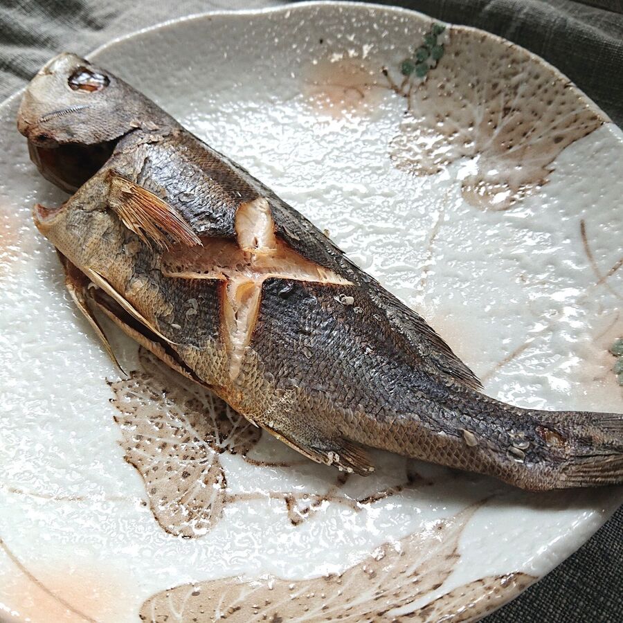 シンプルに美味しい トースターで簡単イサキの塩焼き 暮らしニスタ シンプルに美味しい トースターで簡単イサキの塩焼き 暮らしニスタ
