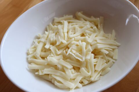 もう固まらない ピザ用チーズを冷凍してもパラパラに保つ方法 暮らしニスタ