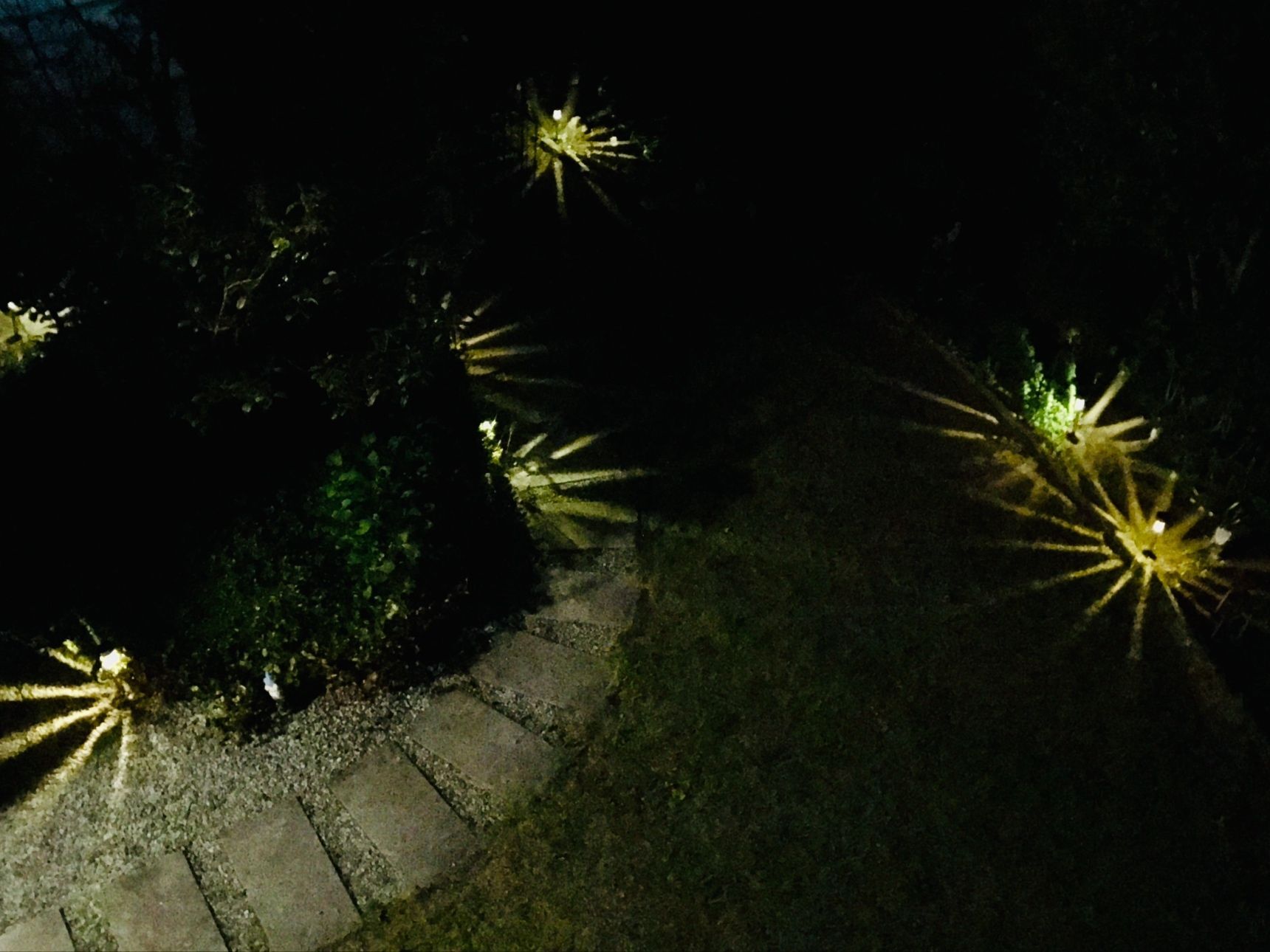 ガーデンライト Ledで虫除け効果おまけに防犯対策に 暮らしニスタ