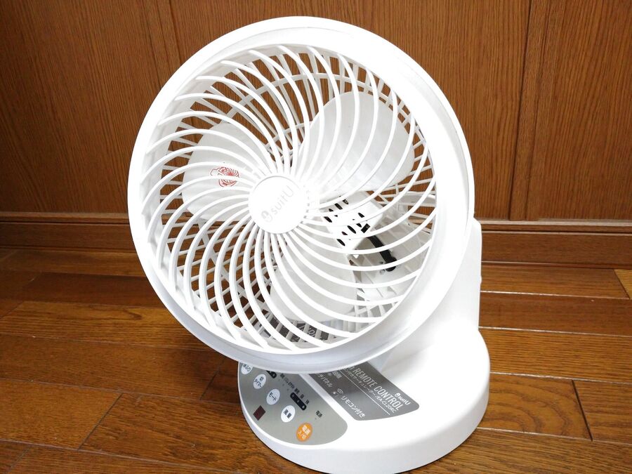 100均アイテムでサーキュレーターのホコリを防止 暮らしニスタ 100均アイテムでサーキュレーターのホコリを防止 暮らしニスタ