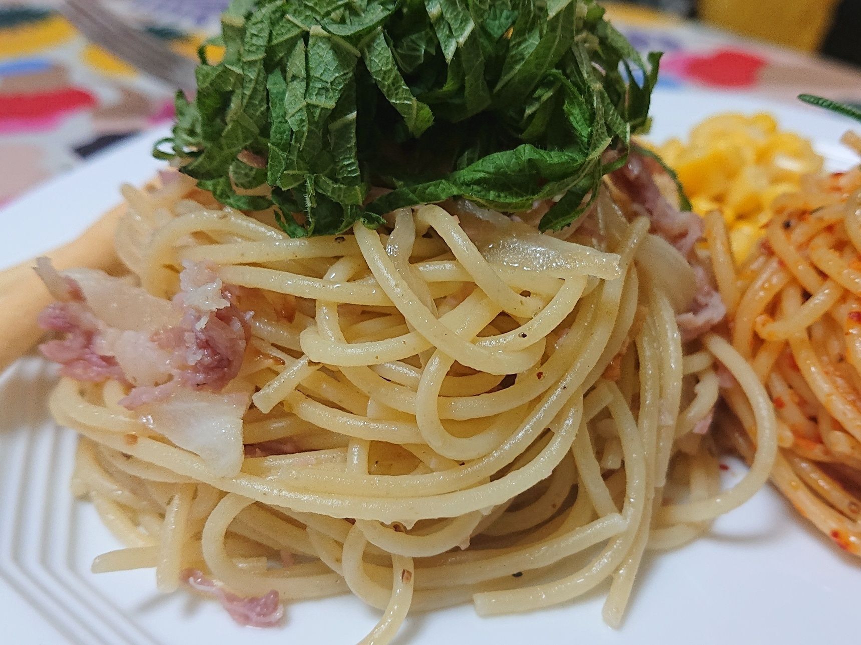 生ハム、新玉ねぎ、にんにくパスタ