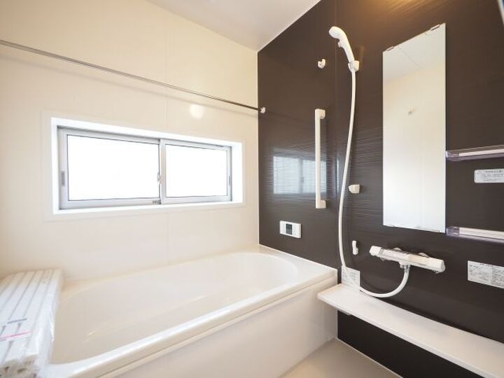 こんなに汚れてた!?お風呂場の“あそこ”掃除してみた