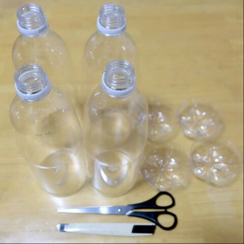 ペットボトル4本で作るエコほうき お花の飾りでかわいく 暮らしニスタ ペットボトル4本で作るエコほうき お花の飾りでかわいく 暮らしニスタ