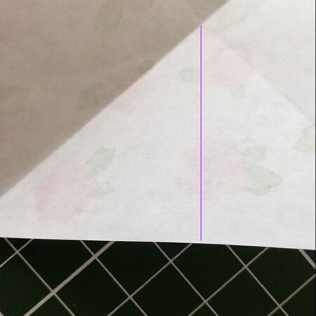 折り紙を開いてこの部分を折ります
