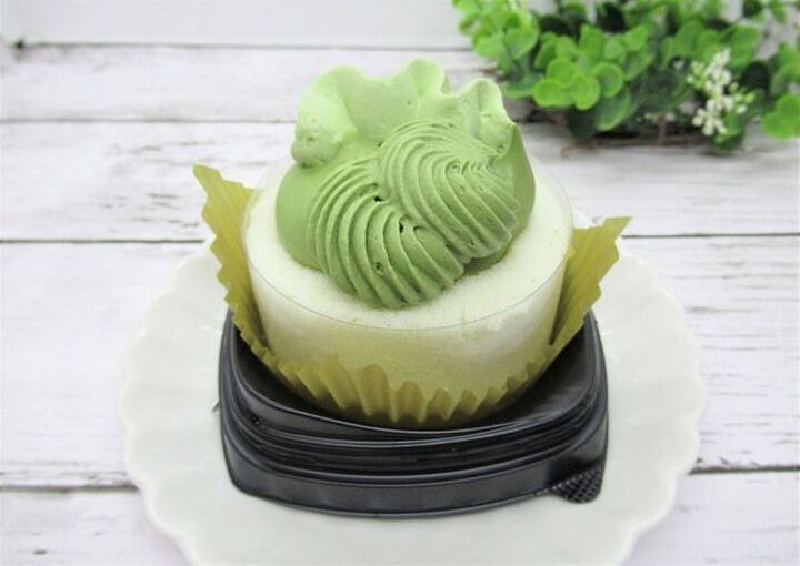 【ローソン】高カロリー×高価格…なのに大人気!?SNSで話題の高級ケーキのお味のほどは?