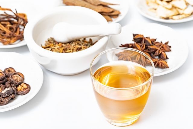 パンパンの顔 脚がスッキリ 梅雨の むくみ 解消法を医師が解説 暮らしニスタ