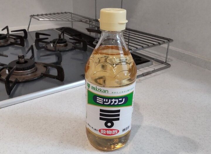 掃除しづらい場所の臭いも汚れもスッキリ!お酢でお掃除☆3連発