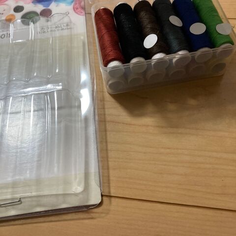 キャンドゥの12色ぬい糸入れに まさかあれがシンデレラフィット 暮らしニスタ キャンドゥの12色ぬい糸入れに まさかあれがシンデレラフィット 暮らしニスタ