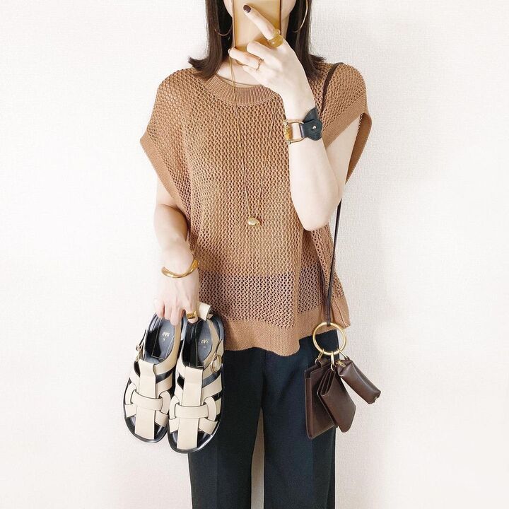 【GU】1690円のサマーニットが登場!重ね着次第でエレガントにもカジュアルにも