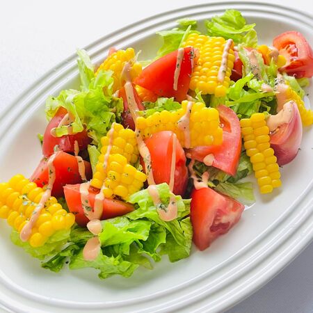【１週間トマトレシピ】③トマト＆とうもろこしのオーロラソース風サラダ