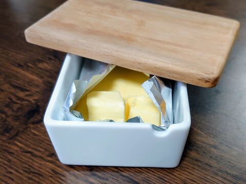 冷凍していても すぐ使える バターの保存方法 暮らしニスタ